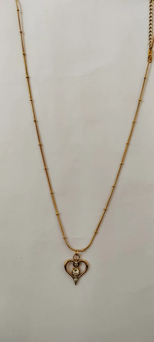 Gold_Tone_Heart_Pendant_Necklace_for_Women