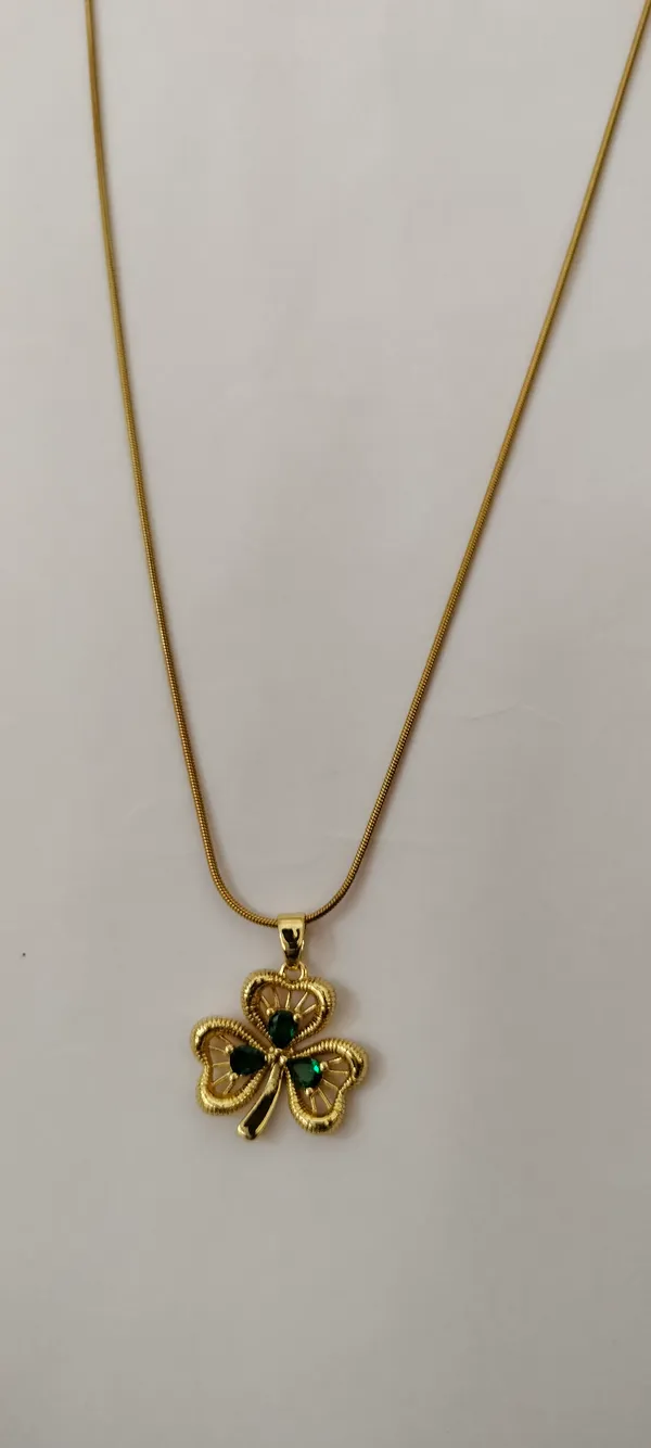 Gold_Tone_Clover_Pendant_Necklace_for_Women
