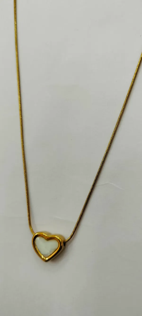 Gold_Tone_Heart_Pendant_Necklace_for_Women