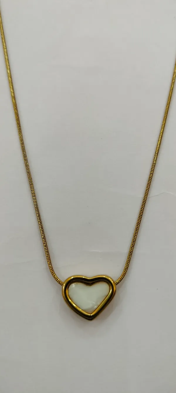 Gold_Tone_Heart_Pendant_Necklace_for_Women