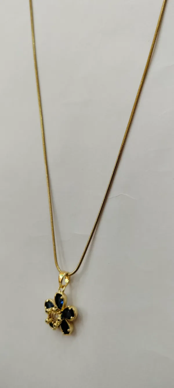 Gold_Tone_Floral_Pendant_Necklace_for_Women