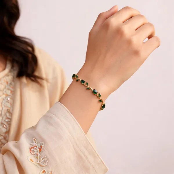 Green_And_Gold_Gold_Plated_Leaf_Design_Stone_Bracelet_For_Women