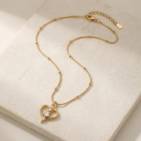Gold_18K_Plated_Heart_Pendant_Necklace_For_Women