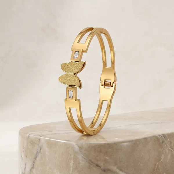 Gold_Plated_Butterfly_Stone_Chain_Bracelet_For_Women