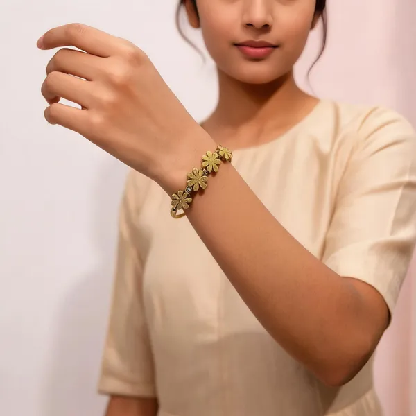Gold_Plated_Flower_Bracelet_For_Women