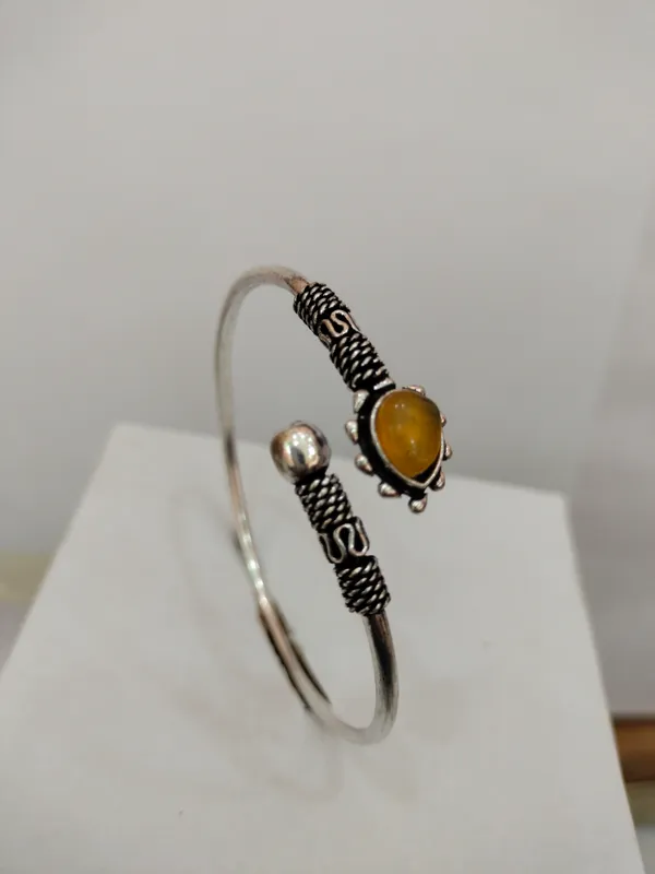 Silver-Toned_Open_Cuff_Bracelet_for_Women
