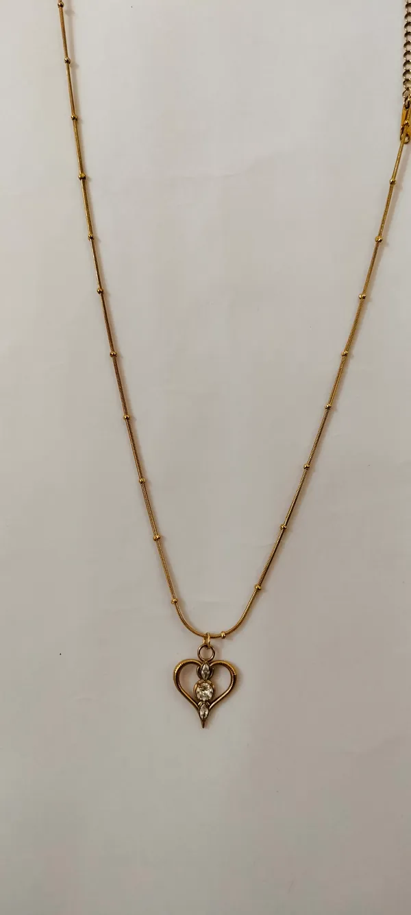 Gold_Tone_Heart_Pendant_Necklace_for_Women