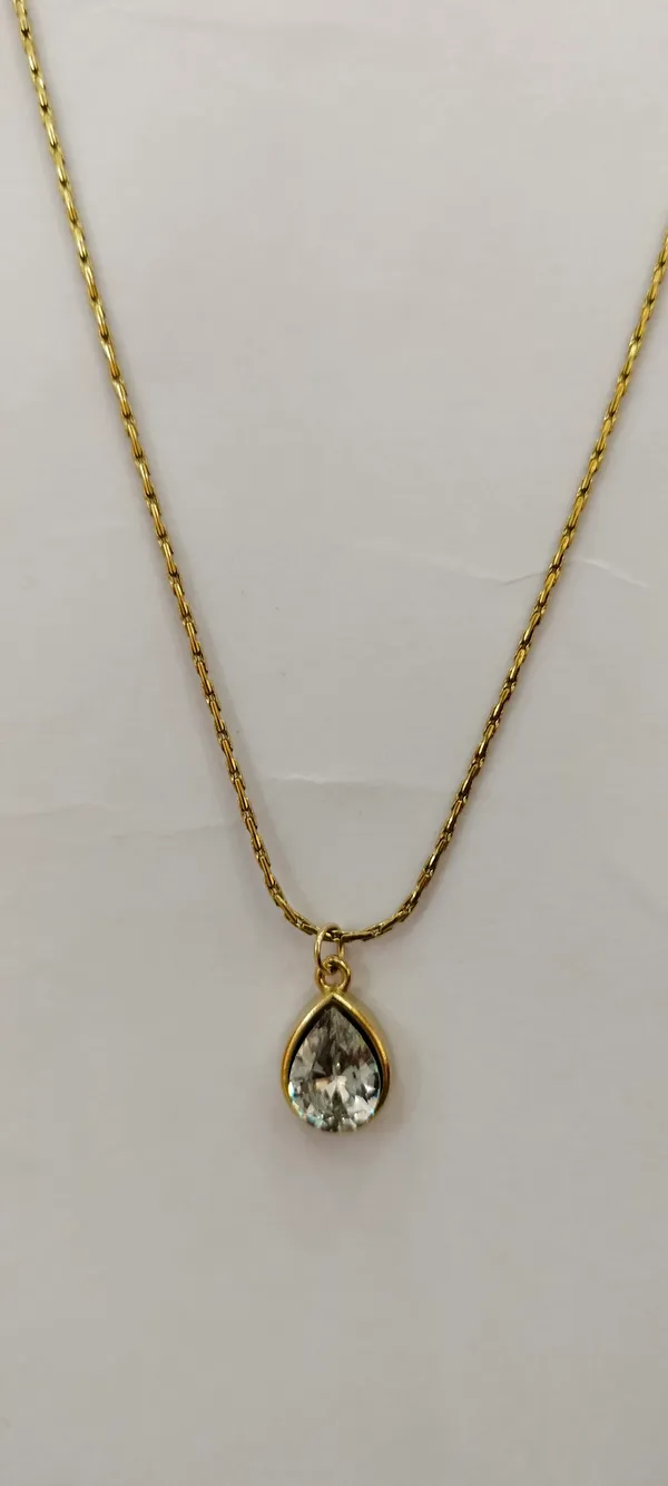 Gold_Tone_Teardrop_Pendant_Necklace_for_Women