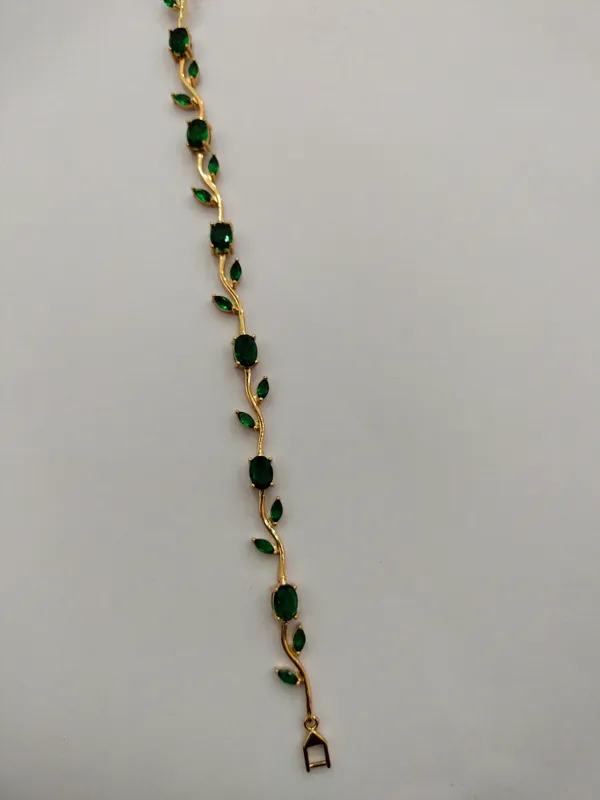 Gold_Tone_Green_Leaf_Design_Bracelet_for_Women
