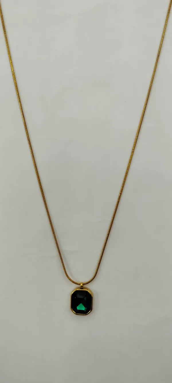 Gold_Tone_Green_Pendant_Necklace_for_Women