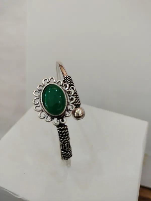 Silver-Tone_Ornate_Green_Stone_Bangle_for_Women