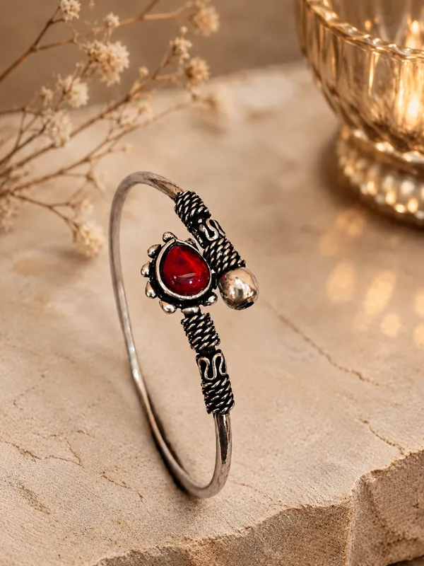 Red_And_Silver_Silver_Plated_Stone_Oxidised_Bangle_For_Women
