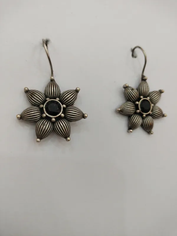Silver-Tone_Floral_Drop_Earrings_for_Women