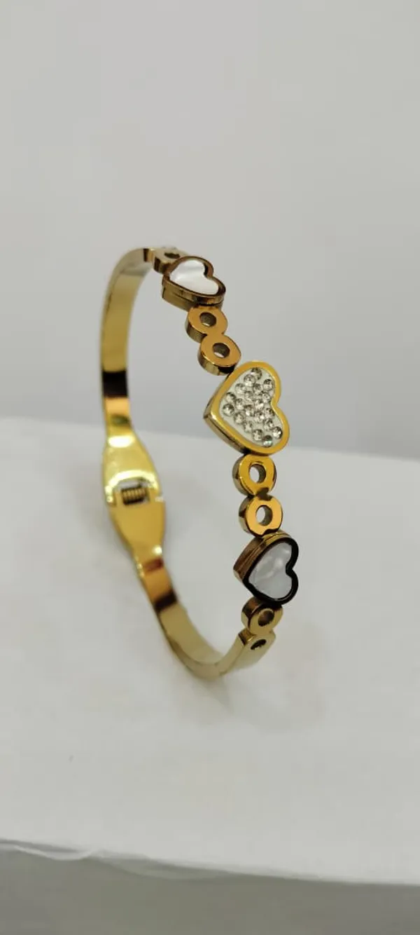 Gold_Tone_Heart_Bracelet_for_Women