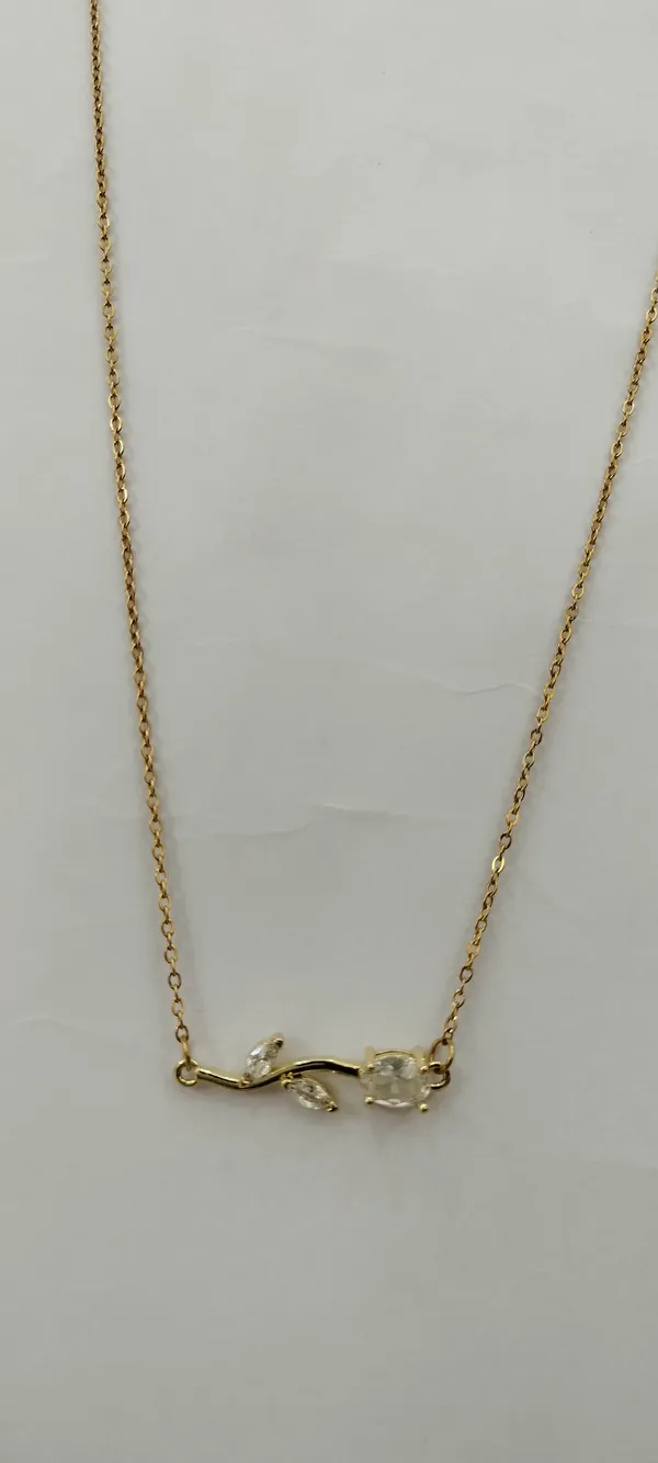 Gold_Tone_Leaf_Pendant_Necklace_for_Women