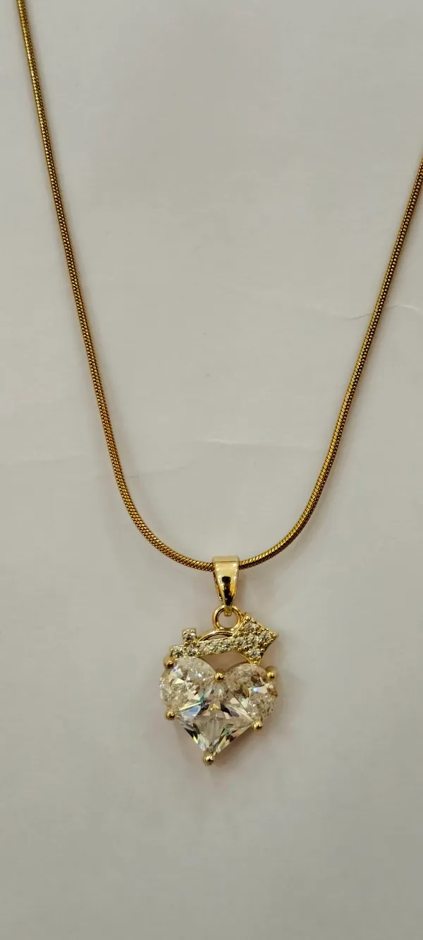 Gold_Tone_Crystal_Heart_Pendant_Necklace_for_Women