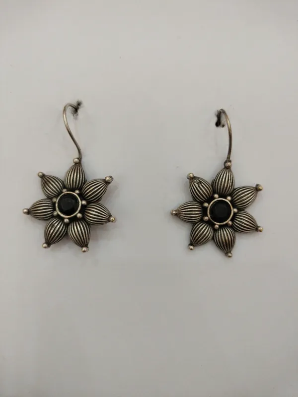Silver-Tone_Floral_Drop_Earrings_for_Women