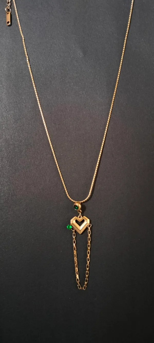 Gold_Tone_Heart_Pendant_Necklace_for_Women