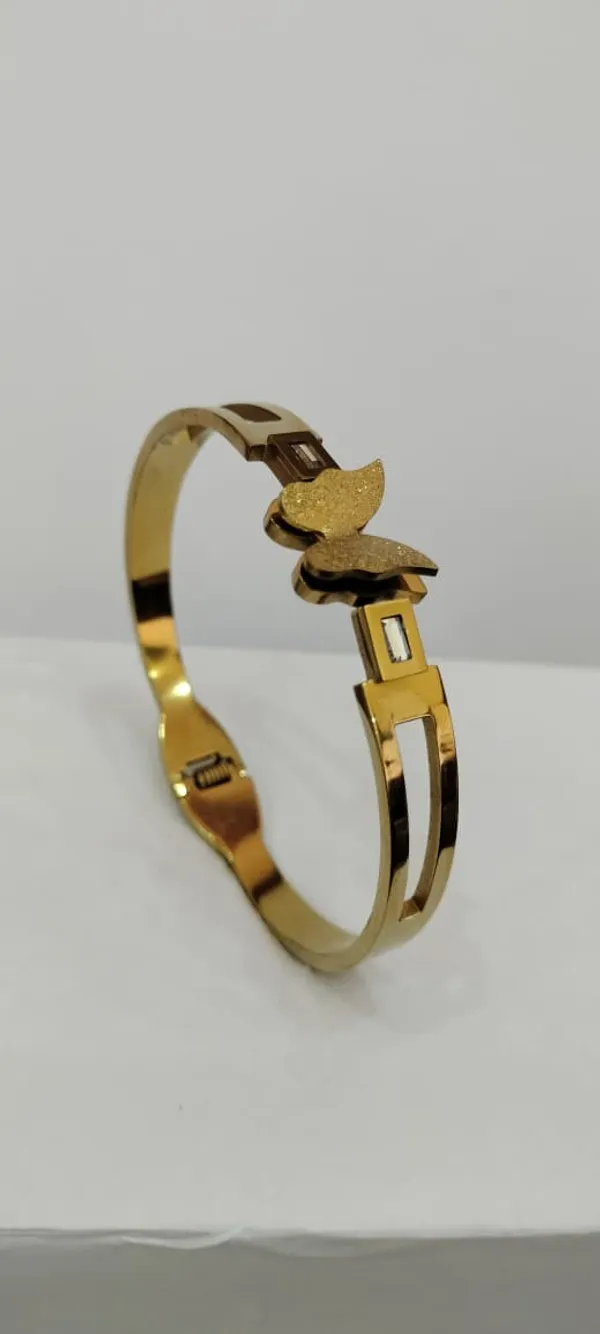 Gold_Tone_Metal_Butterfly_Bracelet_for_Women