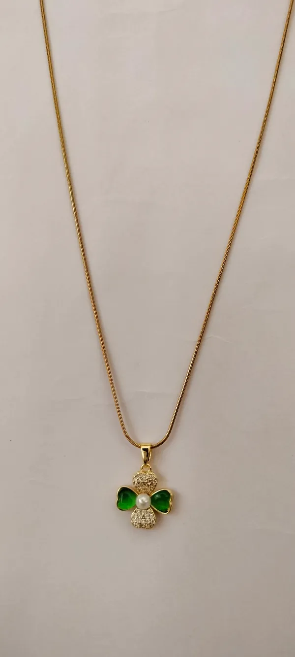 Gold_Tone_Floral_Pendant_Necklace_for_Women