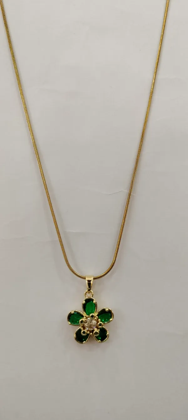Gold_Tone_Floral_Pendant_Necklace_for_Women