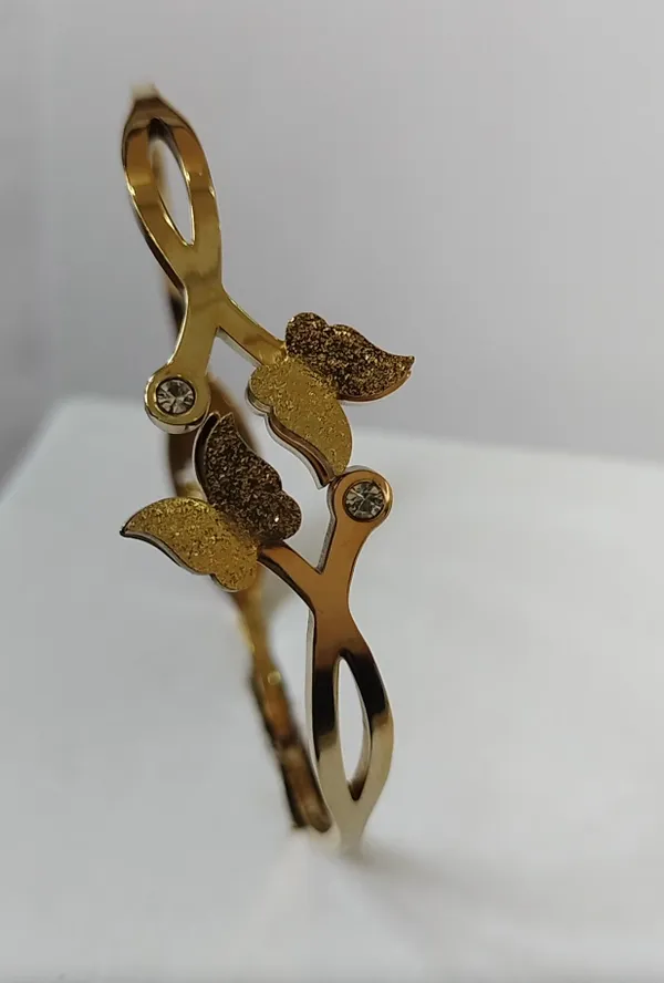 Gold_Tone_Metal_Butterfly_Bracelet_for_Women