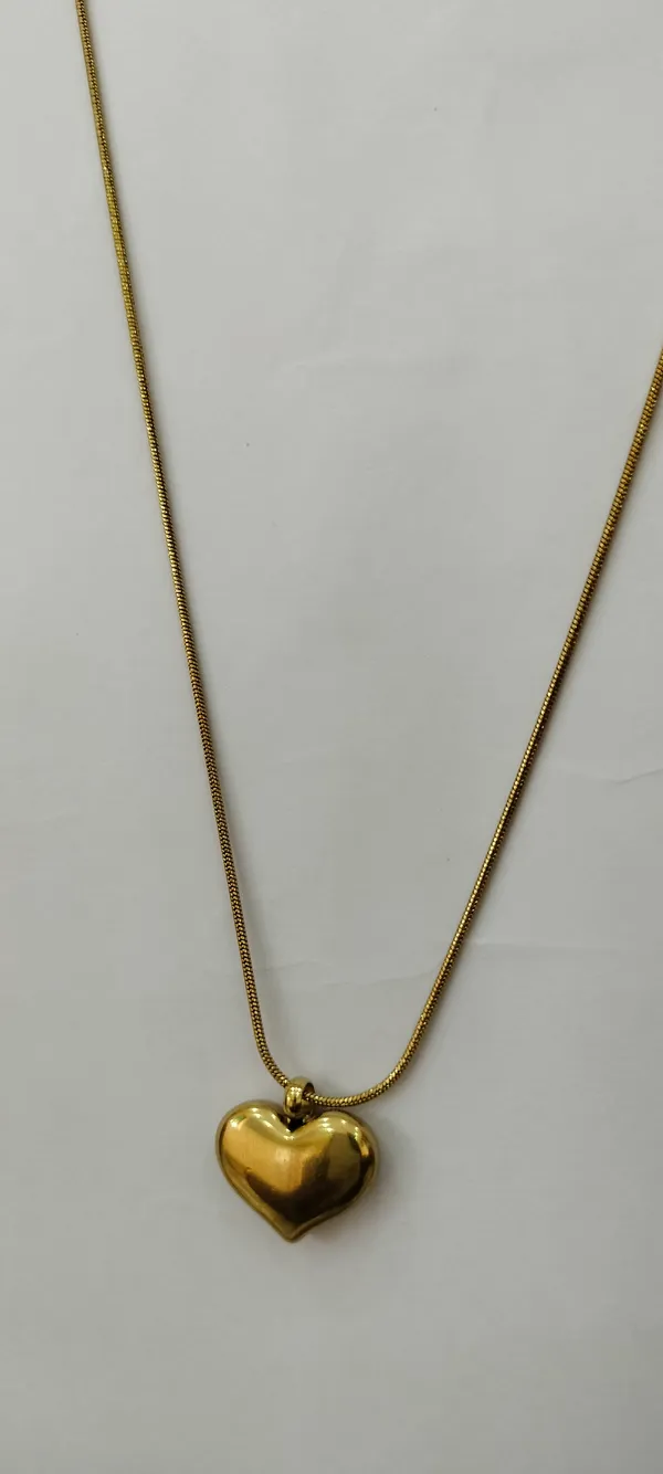 Gold_Tone_Heart_Pendant_Necklace_for_Women