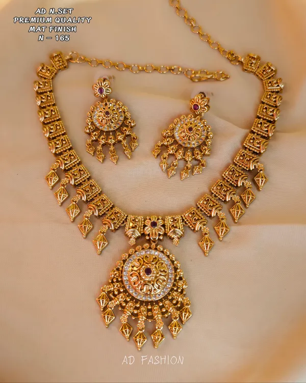 Gold_Brass_Traditional_Ornate_Necklace_Set_For_Women