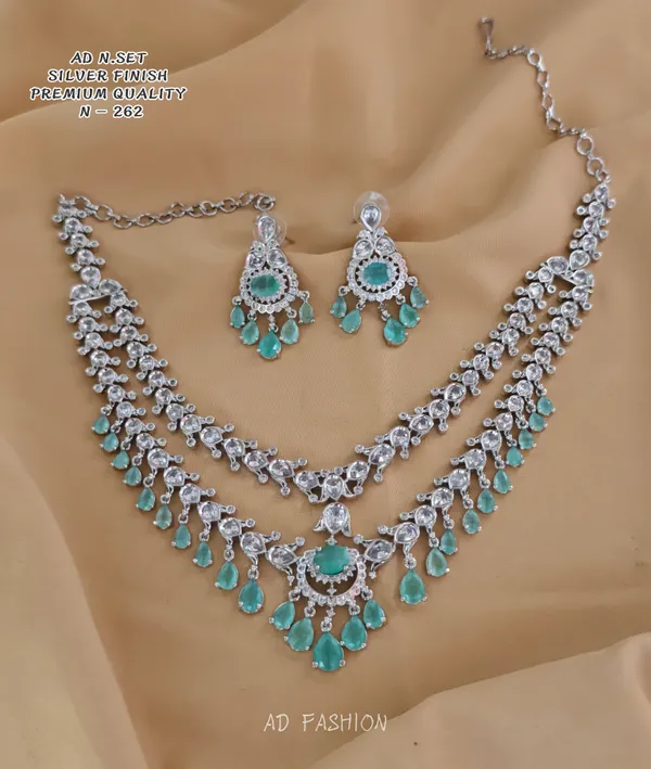 Silver_Finish_Brass_Turquoise_Stone_Layered_Necklace_Set_For_Women