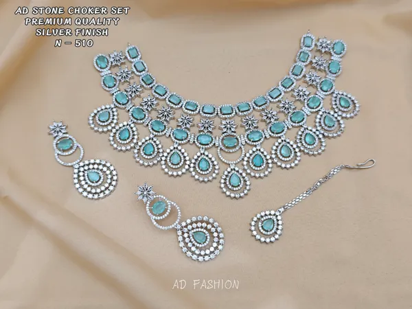 Silver_Brass_Turquoise_Stone_Floral_Choker_Set_For_Women