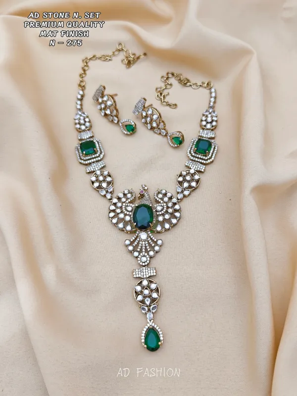 Gold_Brass_Matte_Green_Stone_Necklace_Set_For_Women