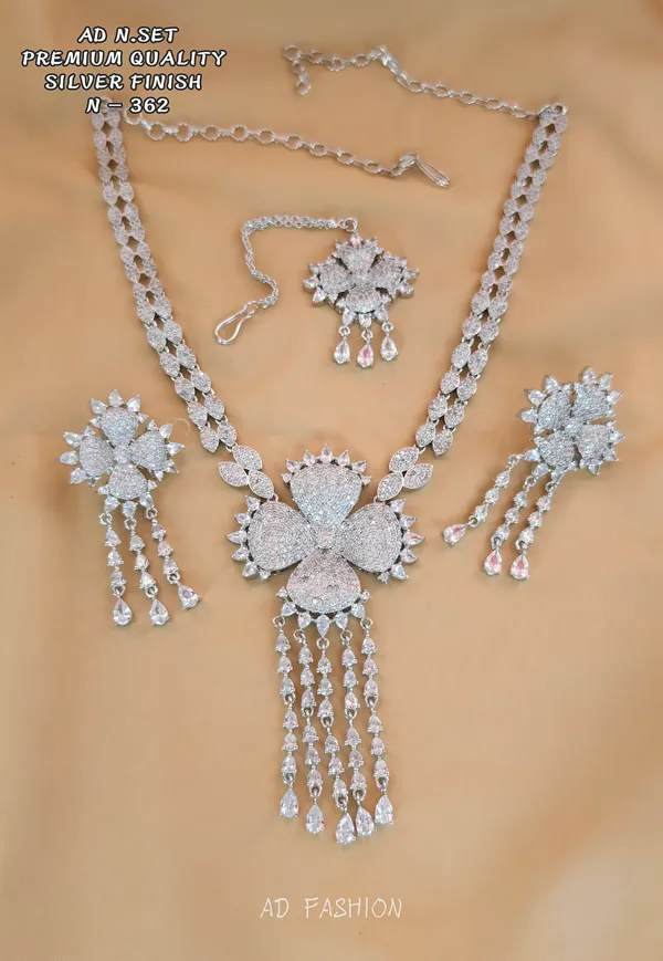 Silver_Finish_Brass_Floral_Leaf_Necklace_Set_For_Women