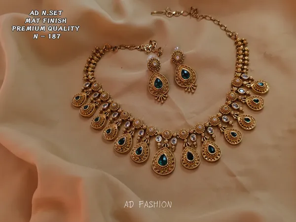 Gold_Brass_Blue_Green_Teardrop_Stone_Necklace_Set_For_Women
