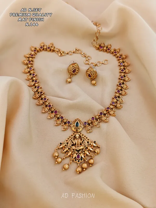Gold_Brass_Temple_Style_Stone_Necklace_Set_For_Women
