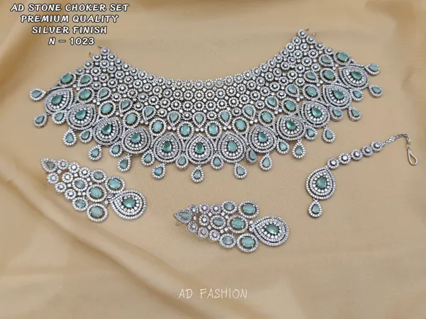 Silver_Brass_Green_Stone_Choker_Jewellery_Set_For_Women