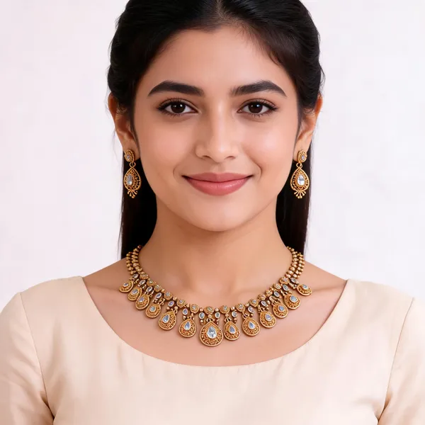 Gold_Brass_Teardrop_Pendant_Statement_Necklace_Set_For_Women