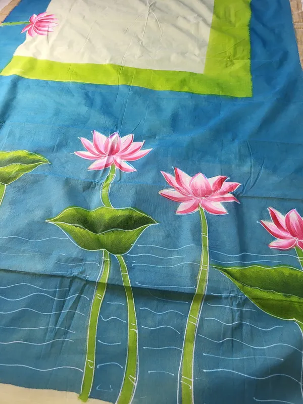 Sindhuja_Fashion_House_Hand_Painted,_Floral_Print_Handloom_Pure_Cotton_Saree_(White,_Blue)