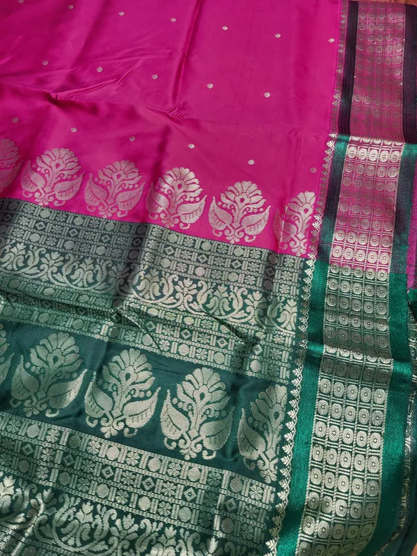 Sindhuja_Fashion_House_Woven_Banarasi_Silk_Blend_Saree_(Pink,_Dark_Green)