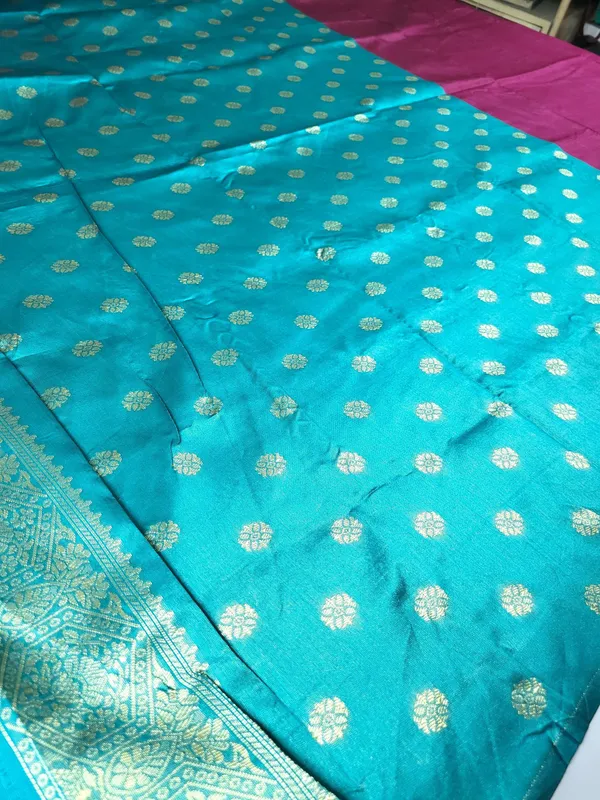 Sindhuja_Fashion_House_Woven_Banarasi_Silk_Blend_Saree_(Magenta)