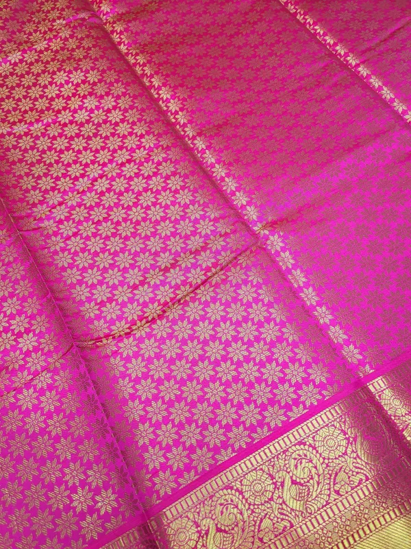 Sindhuja_Fashion_House_Woven,_Floral_Print,_Geometric_Print,_Temple_Border,_Self_Design_Banarasi_Silk_Blend_Saree_(Multicolor)