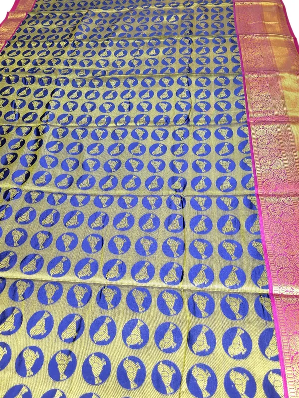 Sindhuja_Fashion_House_Woven,_Floral_Print,_Geometric_Print,_Temple_Border,_Self_Design_Banarasi_Silk_Blend_Saree_(Multicolor)