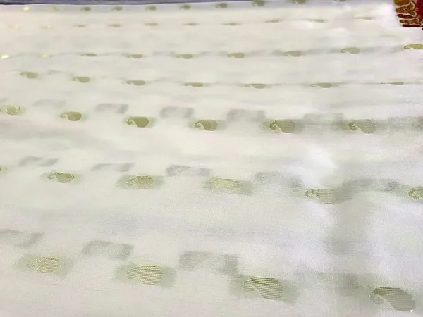 Sindhuja_Fashion_House_Woven_Garad_Cotton_Silk_Saree_(White)