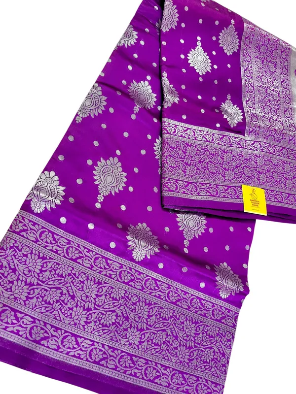 Sindhuja_Fashion_House_Woven,_Floral_Print,_Paisley_Banarasi_Silk_Blend_Saree_(Purple)