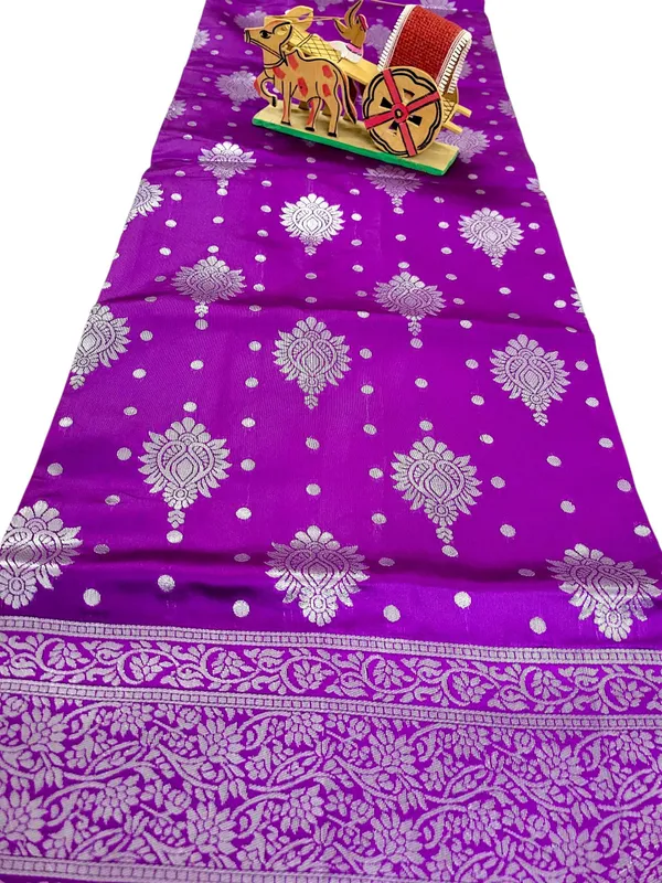Sindhuja_Fashion_House_Woven,_Floral_Print,_Paisley_Banarasi_Silk_Blend_Saree_(Purple)