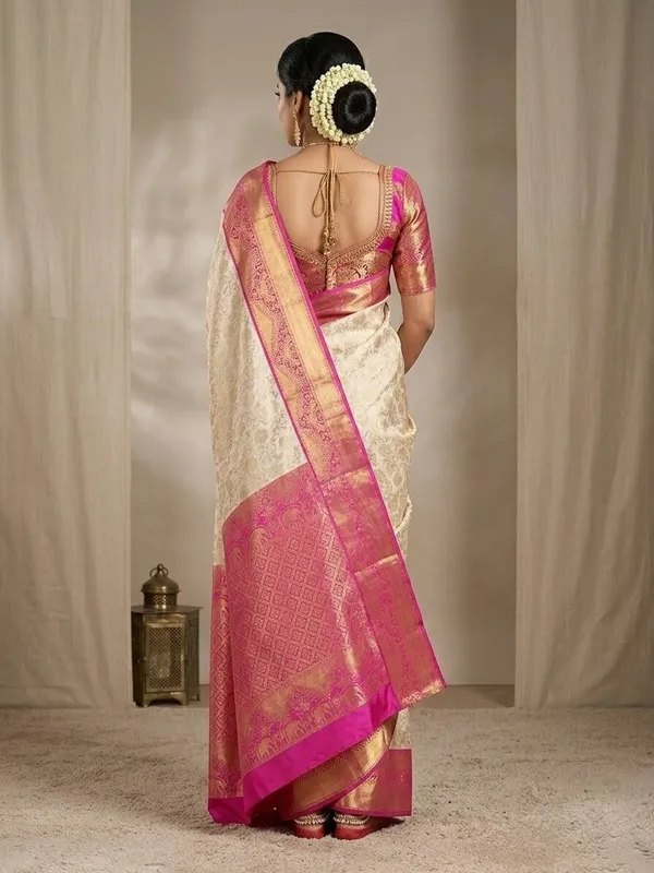 Sindhuja_Fashion_House_Woven_Banarasi_Silk_Blend_Saree_(Cream)