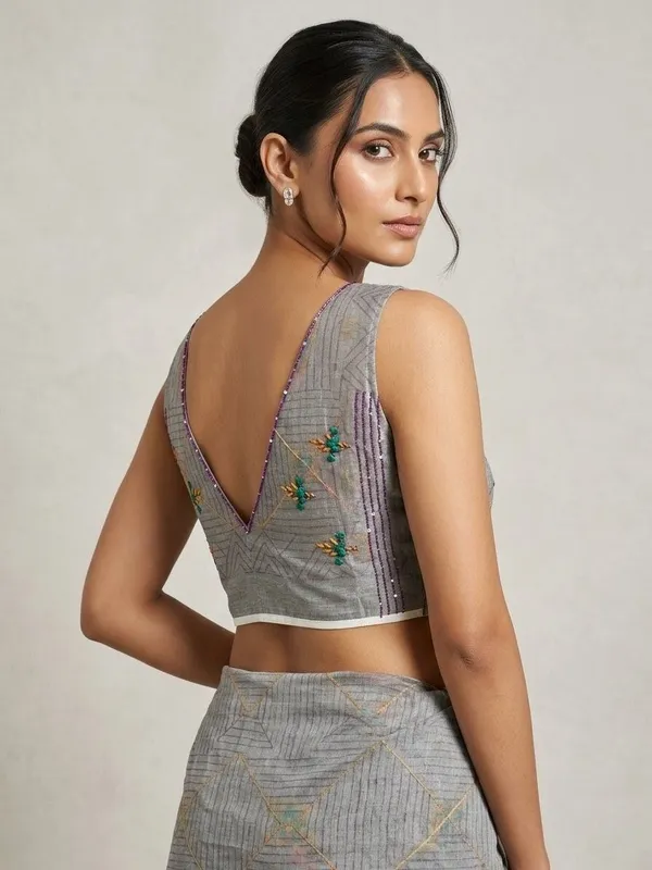 Sindhuja_Fashion_House_Embroidered,_Floral_Print,_Geometric_Print_Daily_Wear_Tussar_Silk_Saree_(Grey)