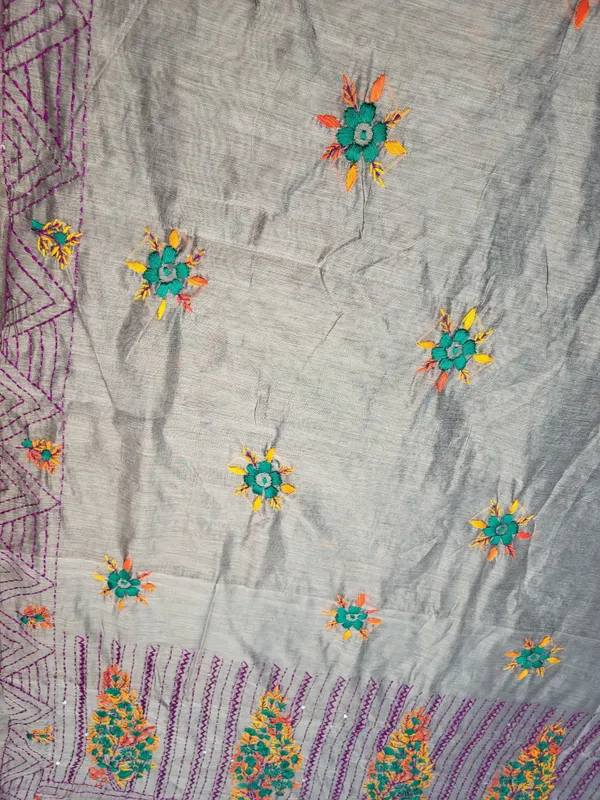 Sindhuja_Fashion_House_Embroidered,_Floral_Print,_Geometric_Print_Daily_Wear_Tussar_Silk_Saree_(Grey)