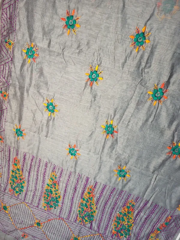Sindhuja_Fashion_House_Embroidered,_Floral_Print,_Geometric_Print_Daily_Wear_Tussar_Silk_Saree_(Grey)