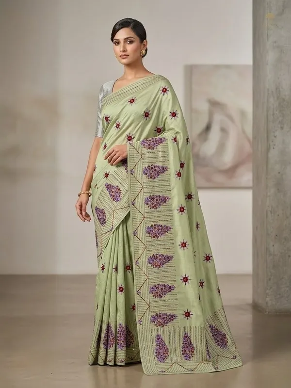 Sindhuja_Fashion_House_Embroidered,_Floral_Print_Handloom_Tussar_Silk_Saree_(Light_Green)
