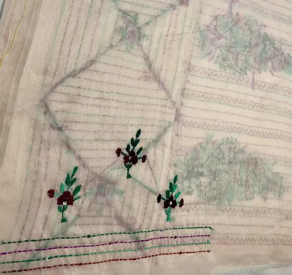 Sindhuja_Fashion_House_Embroidered,_Floral_Print,_Printed_Daily_Wear_Tussar_Silk_Saree_(Pink)